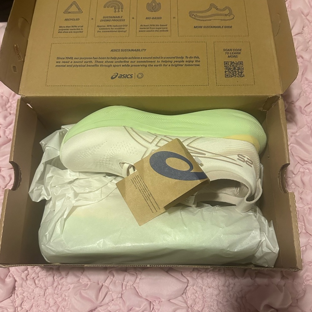 ASICS gel nimbus 25 cream fawn size 6